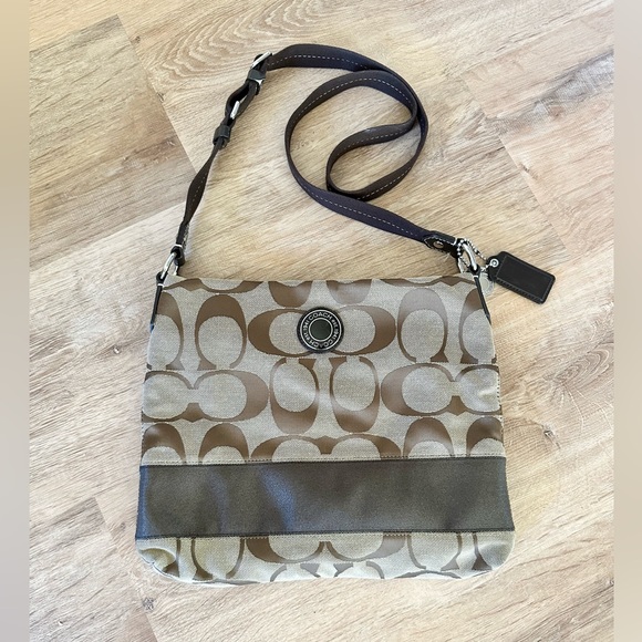 COACH | Medium sized | Crossbody Bag - Picture 1 of 4
